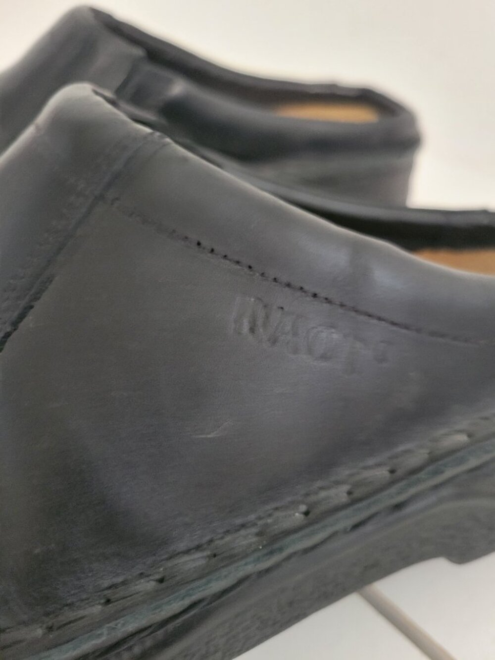 Naot Orthopedic recommended Clogs - Picture 2 of 4